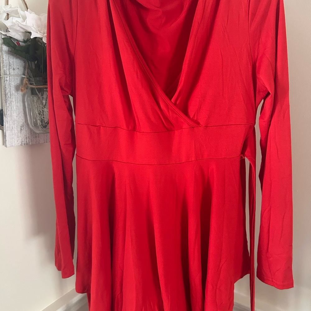 Never worn XL V NECK shirt